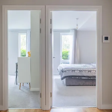 Brand New London Flat With Car Park Apartment Exterior photo