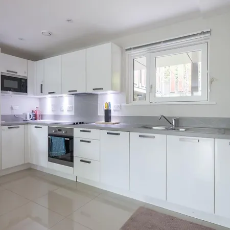 Brand New London Flat With Car Park Apartment Exterior photo