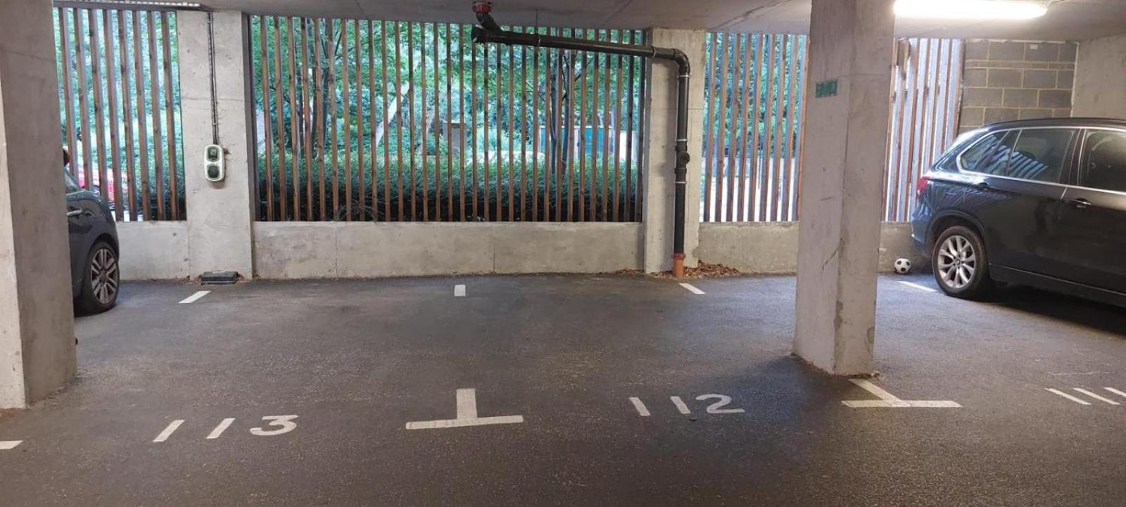 Brand New Flat With Car Park Апартаменты Лондон