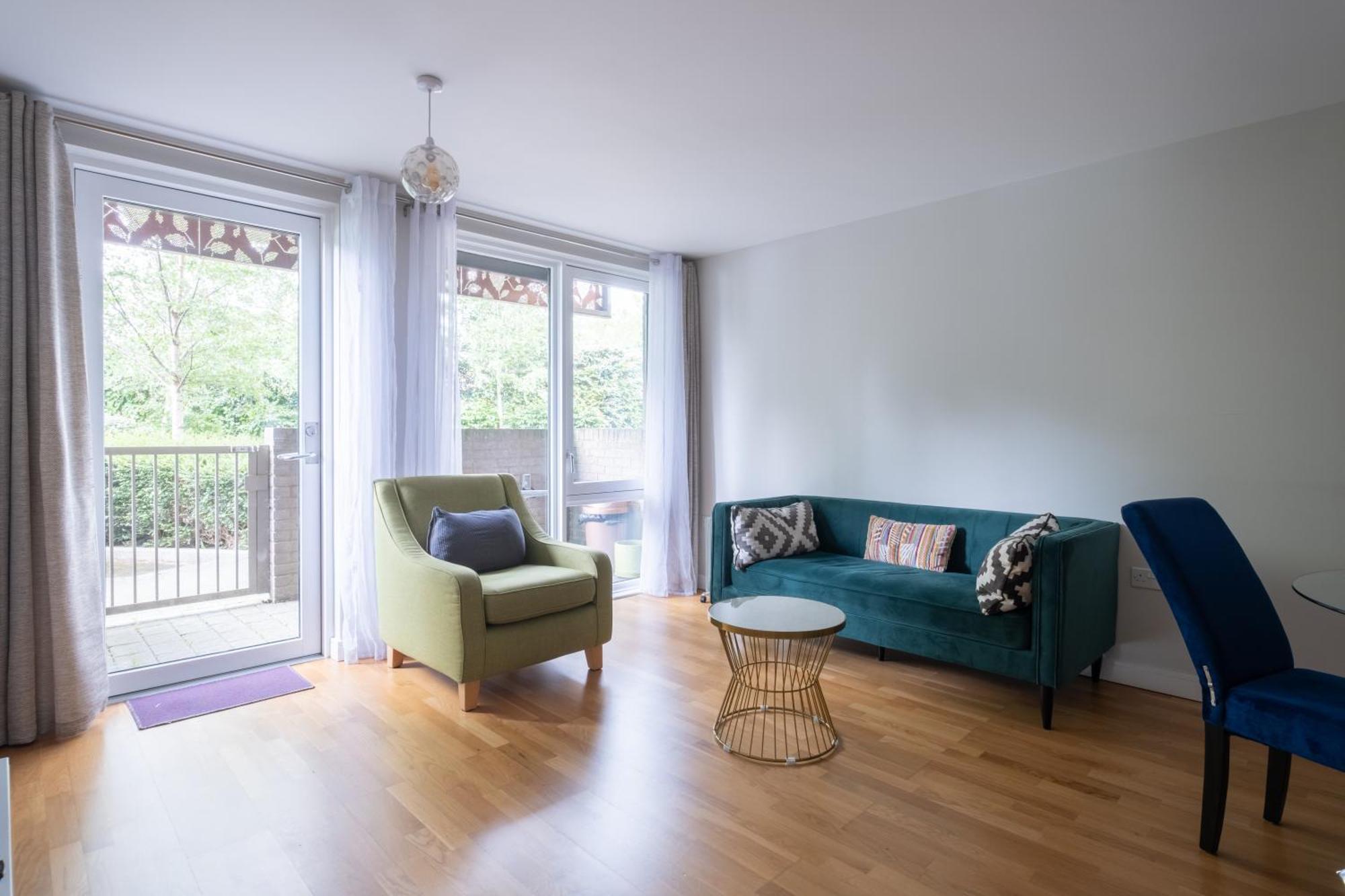 Апартаменты Brand New Flat With Car Park *