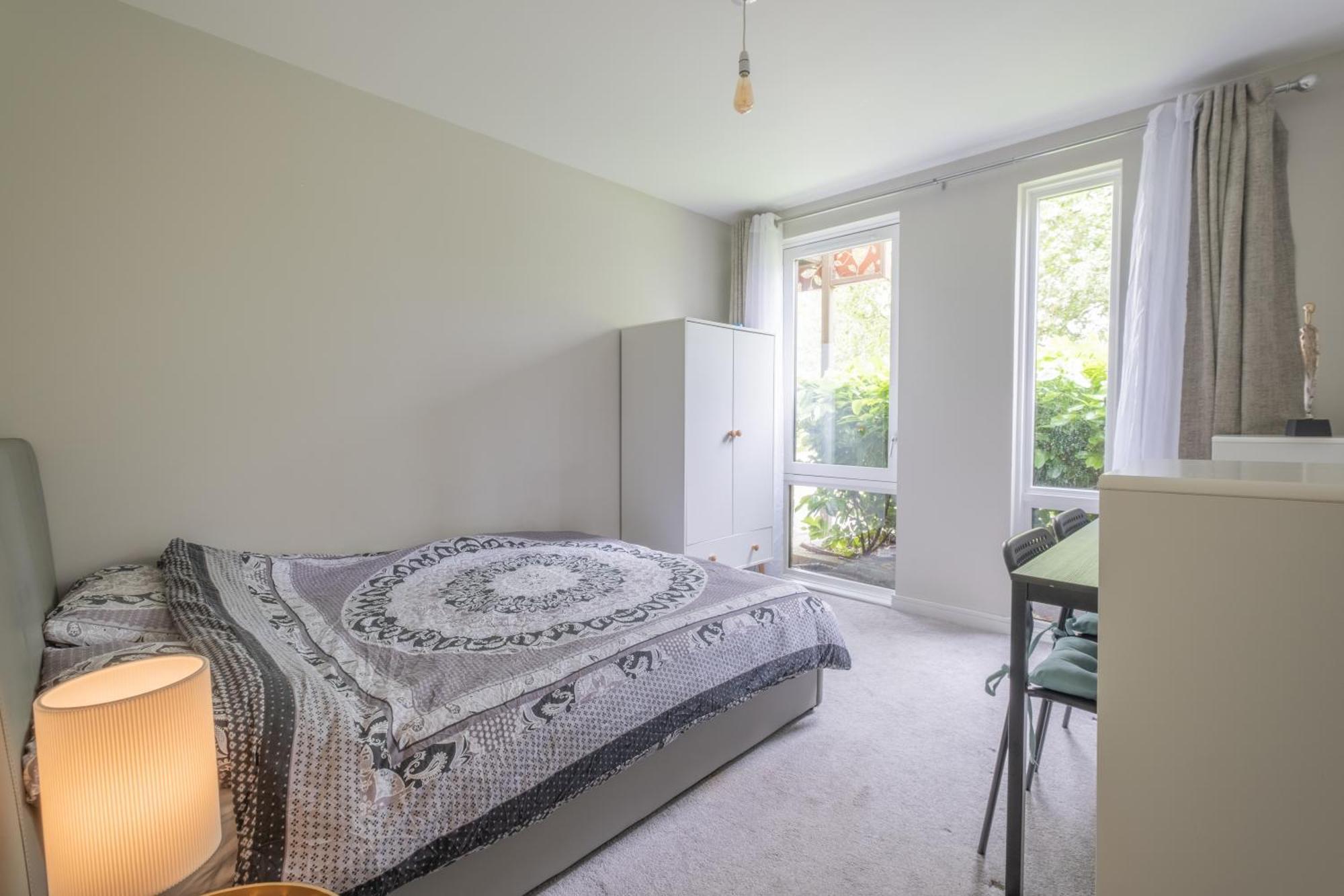 Brand New Flat With Car Park * Лондон