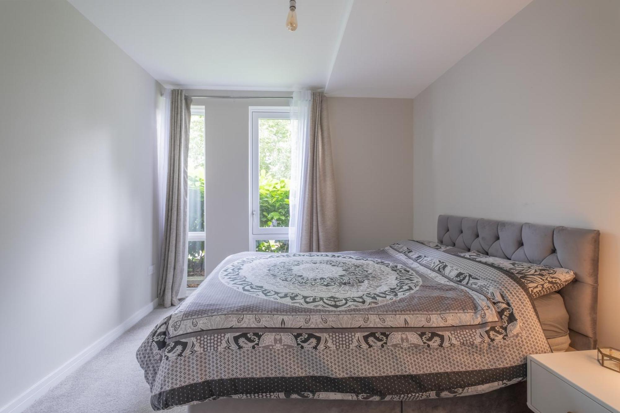 Brand New Flat With Car Park Апартаменты Лондон
